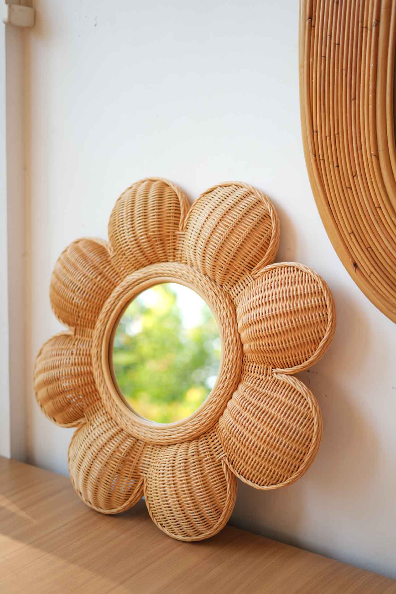 SCALLOP MIRROR