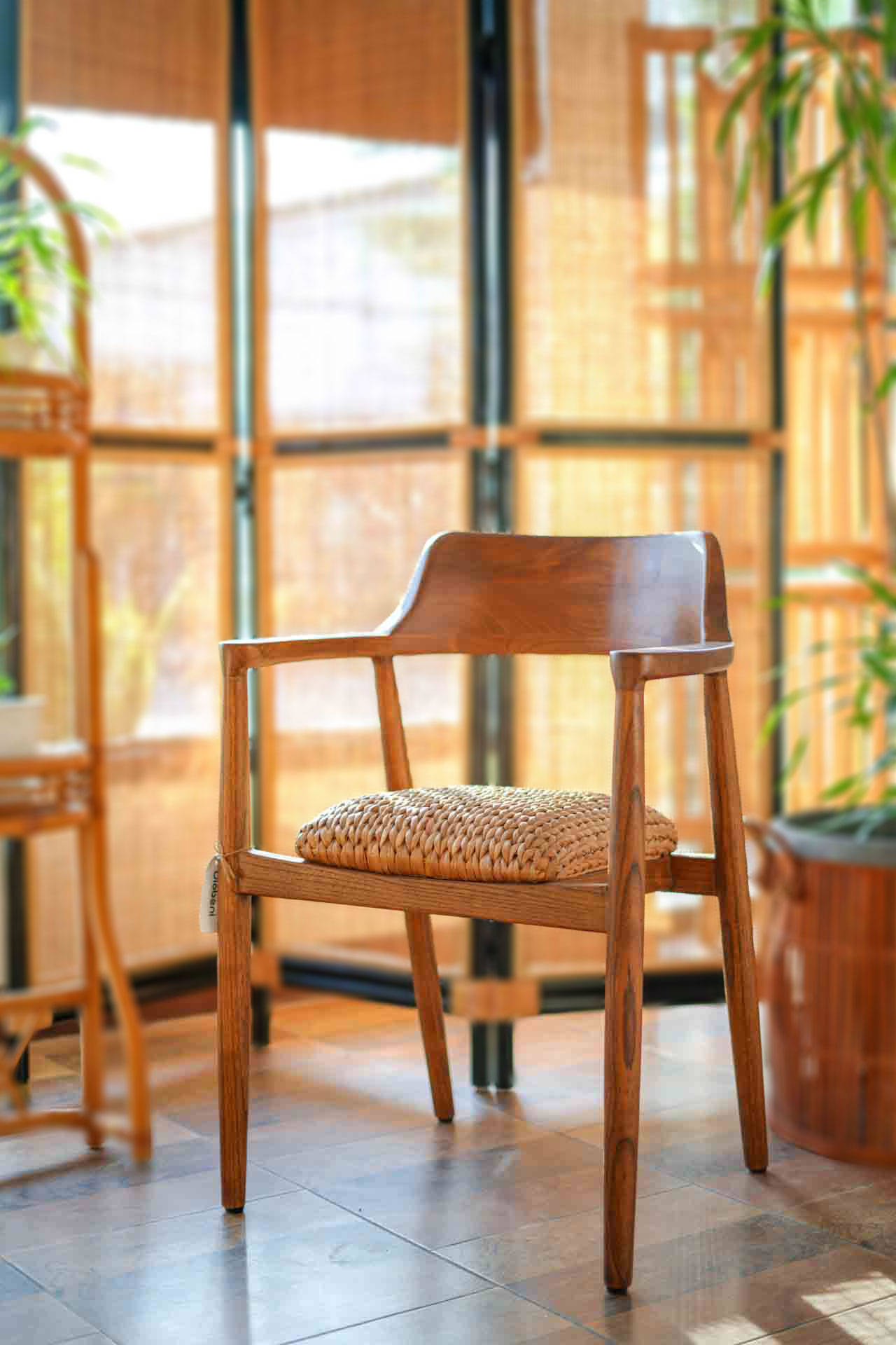 WAYLER ARM CHAIR